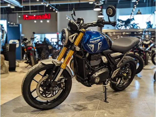 2025 Triumph Speed 400 // Caspian Blue/Storm Grey in Dirt Bikes & Motocross in Winnipeg - Image 14
