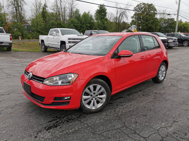 2015 Volkswagen Golf TSi S in Cars & Trucks in Belleville