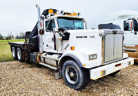 Western Star With 7.5 Ton Knuckle Picker and Detachable Deck