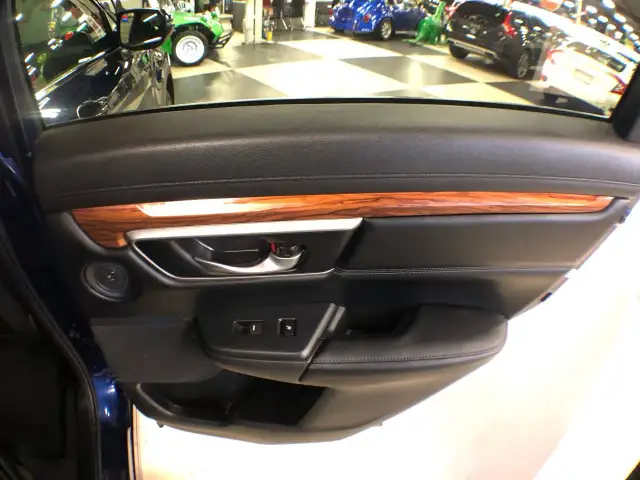 2020 Honda CR-V TOURING AWD LEATHER SUNROOF NAVI B/SPOT CAMERA dans Autos et camions dans Ville de Toronto - Image 30