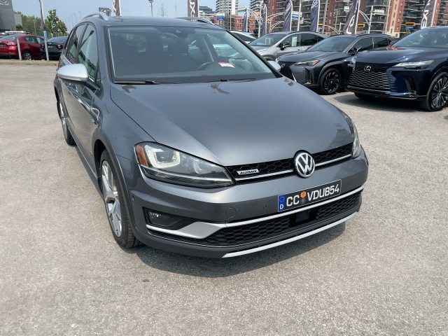 2017 Volkswagen GOLF ALLTRACK Camera / Bluetooth / Cuir / Toit o in Cars & Trucks in Laval / North Shore - Image 3
