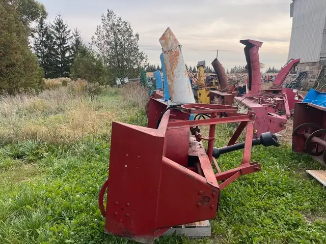 Smyth 8ft Snow Blower with Hydraulic Chute | Single Auger in Heavy Equipment in Stratford - Image 7