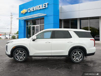 Command attention with the 2024 Hyundai Palisade SEL, a stunning Hyper White SUV with a luxurious Bl... (image 2)