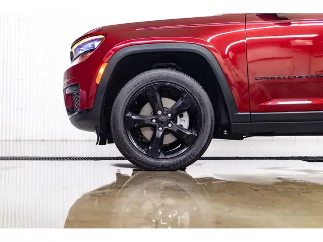 2024 Jeep Grand Cherokee L 4x4 Altitude Leather BCam PSeat in Cars & Trucks in Grande Prairie - Image 28