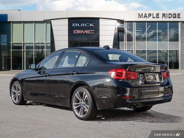 2017 BMW 3 Series 320i xDrive | 2.0L I4 | AWD | Heated Leather in Cars & Trucks in Tricities/Pitt/Maple - Image 4