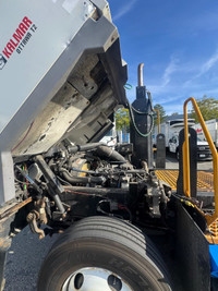 2020 OTTAWA 4X2 T2 Single Axle Yard Tractor - Automatic transmission-30000 GVW. Buying a single vehi... (image 9)