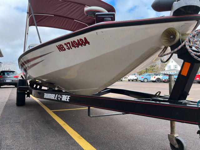 2006 Bumble bee 278 Fishing Boat - 115HP Mercury! in Powerboats & Motorboats in Moncton - Image 4