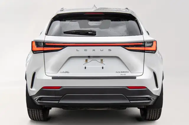 2022 Lexus NX NX 350h / camera / bluetooth / volant chauffant Bi in Cars & Trucks in Laval / North Shore - Image 10