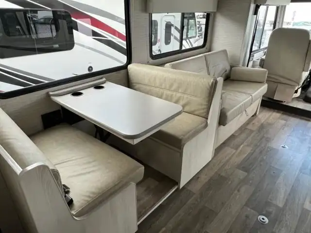 2020 Winnebago Intent 30R in RVs & Motorhomes in Abbotsford - Image 17