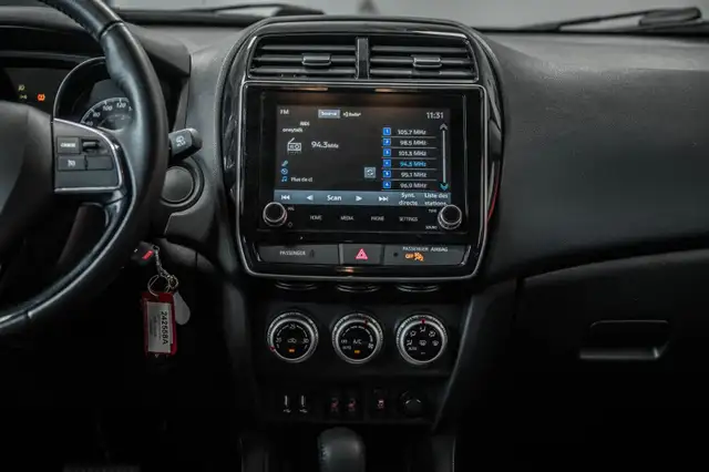 Mitsubishi RVR ES AWC+SIEGES.CHAUFF+CARPLAY+BLUETOOTH+CAM.RECUL  in Cars & Trucks in Laval / North Shore - Image 37