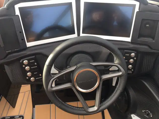 2021 Centurion Ri245 in Powerboats & Motorboats in Kelowna - Image 16
