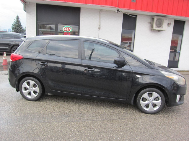 2016 KIA Rondo FX | 3RD ROW | 2-SETS OF TIRES | TINTED WINDOWS | in Cars & Trucks in City of Toronto