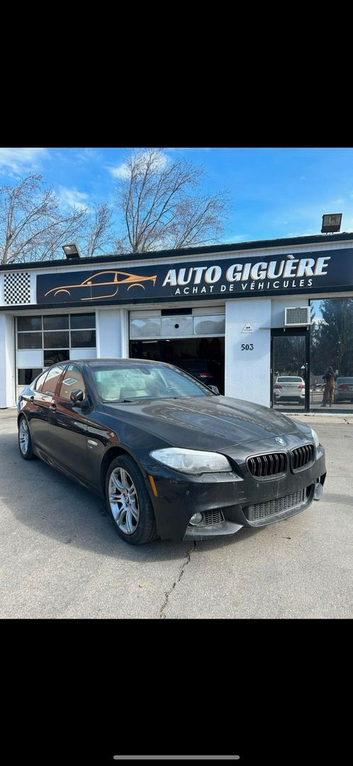 2012 BMW 528xi 5-Series in Cars & Trucks in Granby