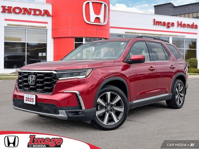 2025 Honda Pilot Touring AWD | FULLY LOADED | CLEAN CARFAX in Cars & Trucks in Hamilton