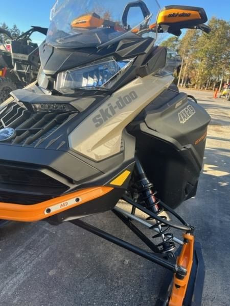 2022 Ski-Doo Expedition Xtreme Rotax 850 E-TEC Arctic Desert / B in Snowmobiles in Trenton - Image 2