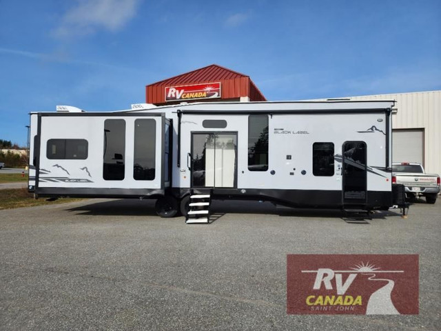 2023 Forest River RV Timberwolf Black Label 39DLBL in Travel Trailers & Campers in Saint John - Image 3