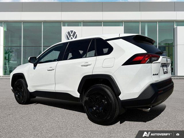 2022 Toyota RAV4 LE in Cars & Trucks in Grande Prairie - Image 3