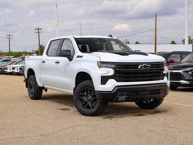 2025 Chevrolet Silverado 1500 2LT Trail Boss 6.2L in Cars & Trucks in Edmonton - Image 2