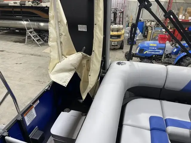 2024 Bennington 22SL 'Cruise' Tri-Toon - HUGE SALE ON NOW! in Powerboats & Motorboats in Saskatoon - Image 20