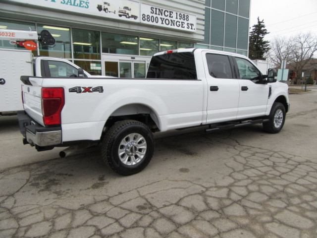 2022 Ford F-250 GAS CREW 4X4 WITH 8 FT LONG BOX PICKUP/ 3 IN ST in Cars & Trucks in Markham / York Region - Image 3