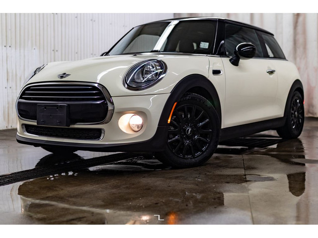 2018 MINI Cooper 3 Door 3 Door Hatchback Manual Leather Roof Nav in Cars & Trucks in Grande Prairie - Image 4