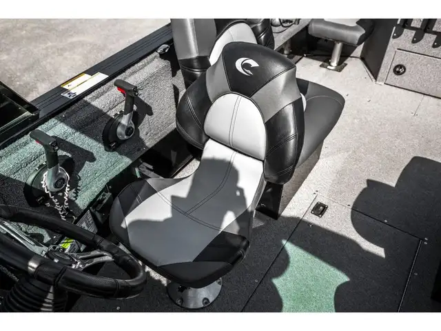 2018 Crestliner COMMANDER 1850 in Powerboats & Motorboats in Québec City - Image 23