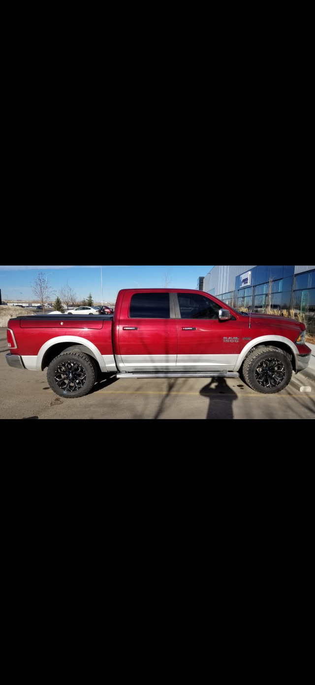 2015 RAM 1500 Laramie in Cars & Trucks in Calgary - Image 2