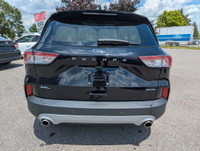 LOW KMS! ESCAPE SEL AWD! BLACK ON BLACK, LOADED! APPLE CARPLAY/ANDROID AUTO, LEATHER INTERIOR, GPS N... (image 6)