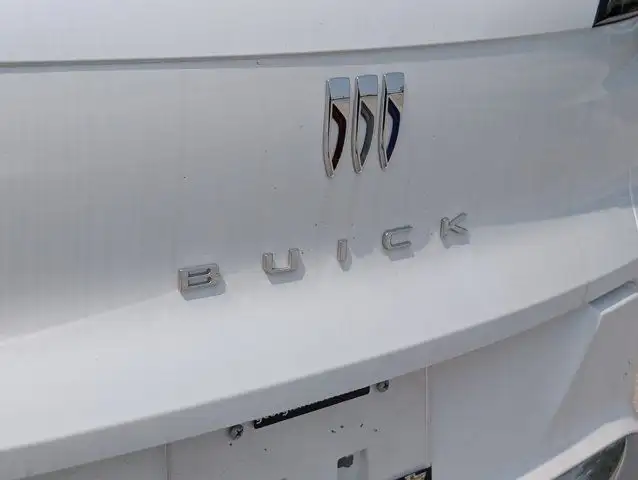 2025 Buick Envista Avenir- Adv Safety Pkg - Power Moonroof dans Autos et camions dans Barrie - Image 13