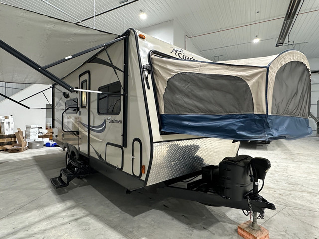 2015 Forest River FREEDOM EXPRESS 23TQX - From $141.68 Bi Weekly in Travel Trailers & Campers in St. Albert - Image 2