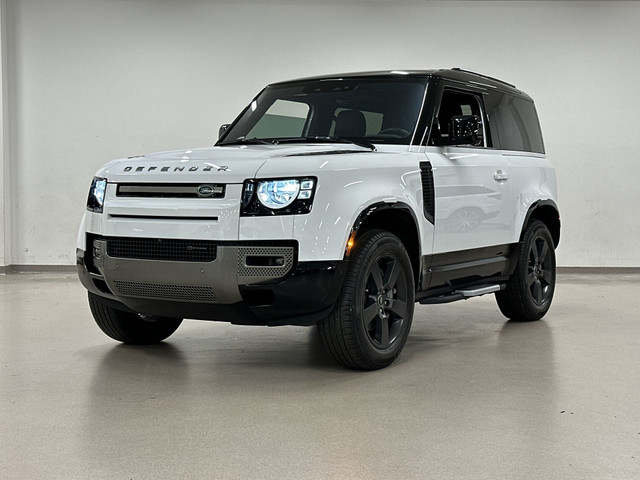 2022 Land Rover Defender 90 P400 X-Dynamic S in Cars & Trucks in City of Montréal - Image 2