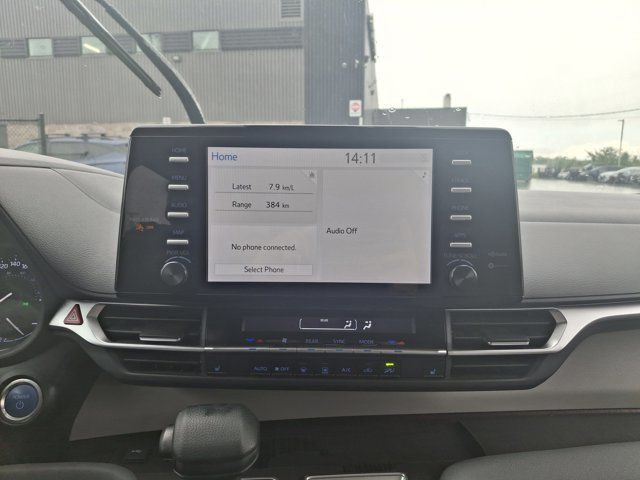 2024 Toyota Sienna LE | Radar Cruise | Power Sliding Doors in Cars & Trucks in Guelph - Image 4