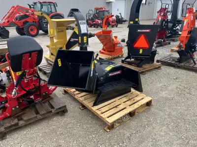 2025 Wallenstein BXH42 skidsteer wood chipper max 25 gpm 4" chipping capacity gravity feed LIST $650...