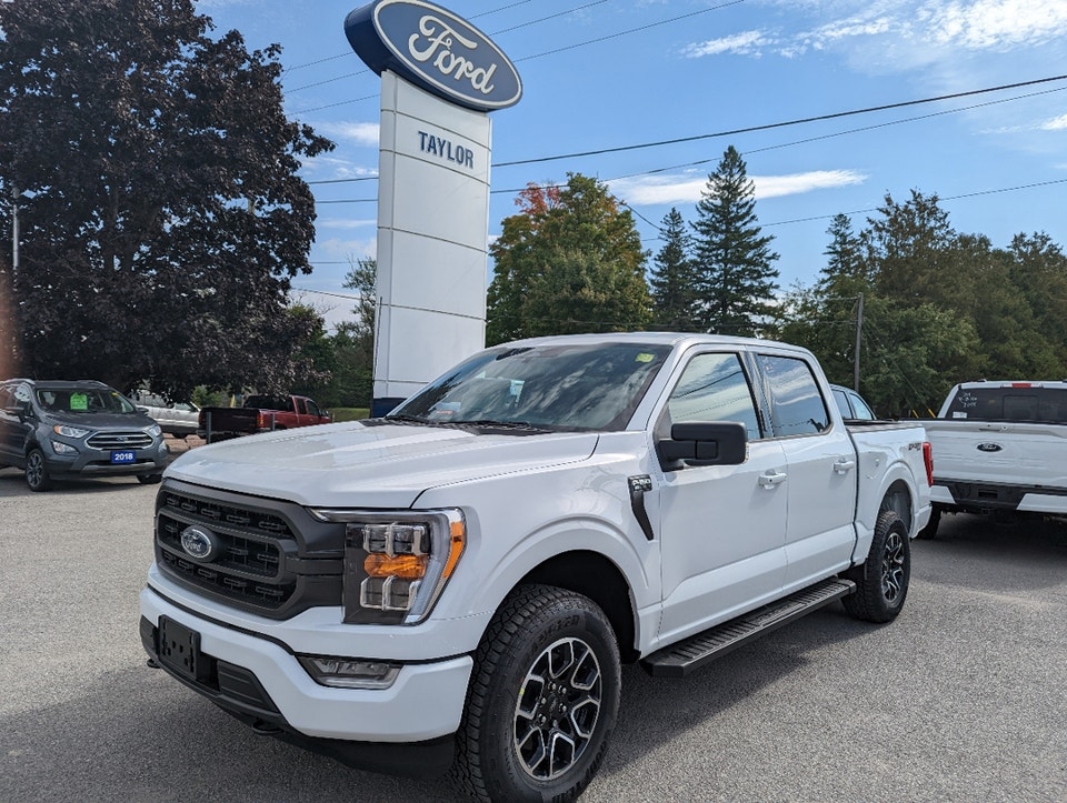  2022 Ford F-150 XLT *302A Sport, 2.7L, Tailgate Step*