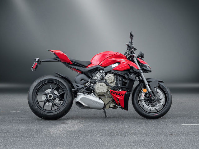 2023 Ducati Motorcycle Streetfighter V4 Ducati Red in Street, Cruisers & Choppers in City of Toronto - Image 3