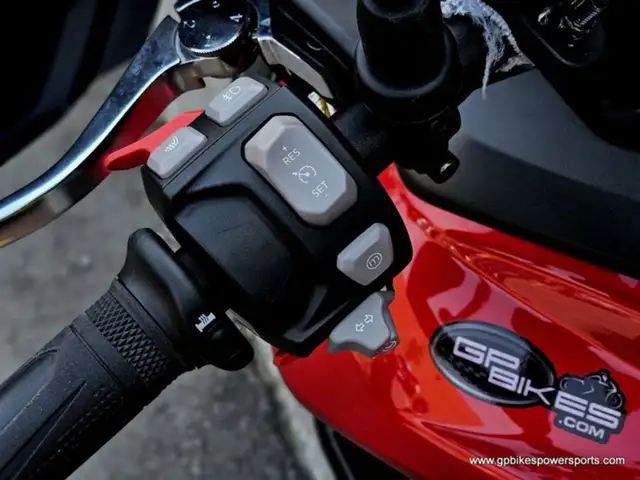2025 Triumph Tiger 900 GT Pro Carnival Red Sapphire Black in Street, Cruisers & Choppers in Oshawa / Durham Region - Image 20