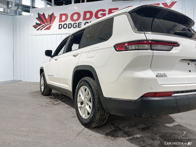 2024 Jeep Grand Cherokee L Laredo in Cars & Trucks in Saskatoon - Image 4
