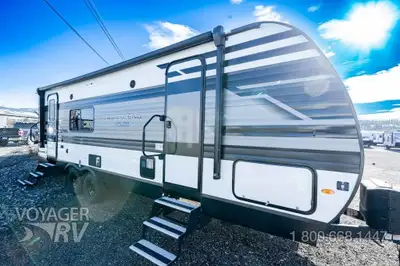 Located in Winfield, BC Call or Text 250-766-4607 Voyager RV Centre 1-800-668-1447 Ducted Air Condit...