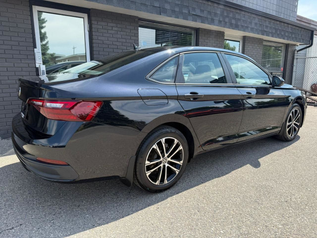2024 Volkswagen Jetta Sport Comfortline | 6spd Manual | Low Km's in Cars & Trucks in Calgary - Image 3