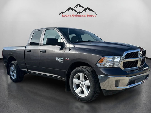 ONE OWNER 2022 RAM 1500 QUADCAB CLASSIC WITH 5.7 HEMI in Cars & Trucks in Red Deer - Image 3