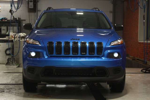 2017 Jeep Cherokee ALTITUDE 4X4 in Cars & Trucks in City of Montréal - Image 2