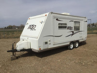 2004 Forest River 23 Ft T/A Travel Trailer Rockwood Roo