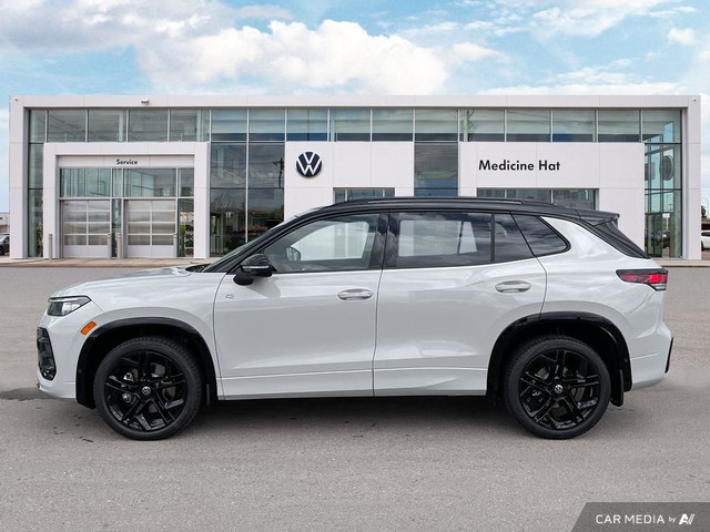 2025 Volkswagen Tiguan Comfortline R-Line Black Edition in Cars & Trucks in Medicine Hat - Image 4