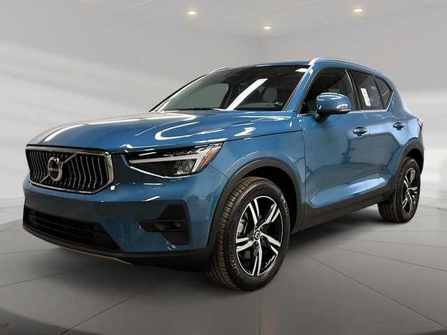 2023 Volvo XC40 B5 PLUS CUIR TOIT PANO NAV 4RM in Cars & Trucks in Laval / North Shore