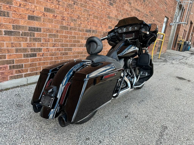  2016 Harley-Davidson CVO Street Glide **110ci Scream'n Eagle** in Touring in Markham / York Region - Image 4