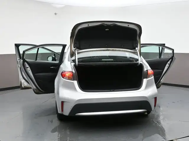 2020 Toyota Corolla LE UPGRADE SUNROOF, HEATED STEERING, HEATED  in Cars & Trucks in City of Halifax - Image 48