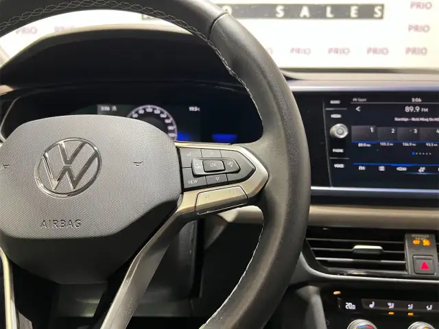 2022 Volkswagen Taos in Cars & Trucks in Ottawa - Image 23