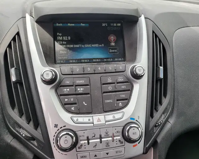 2012 Chevrolet Equinox in Cars & Trucks in Hamilton - Image 13