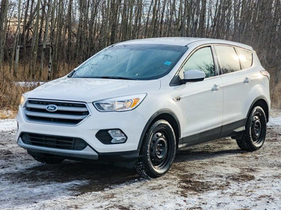 2017 Ford Escape SE AWD 2.0L TWO SETS OF TIRES
