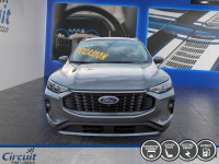 Le Ford Escape 2023 en version de base avec l'ensemble Premium combine l'accessibilité de l'entrée d... (image 1)
